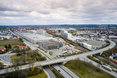 創(chuàng)新驅(qū)動(dòng)未來(lái) 全新BMW iX在丁格芬工廠投產(chǎn)，年內(nèi)上市，引領(lǐng)豪華智能出行新時(shí)代